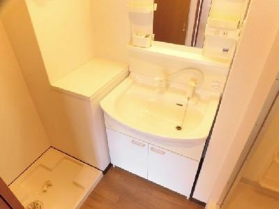 ベラジオ烏丸御池の洗面所|独立洗面台