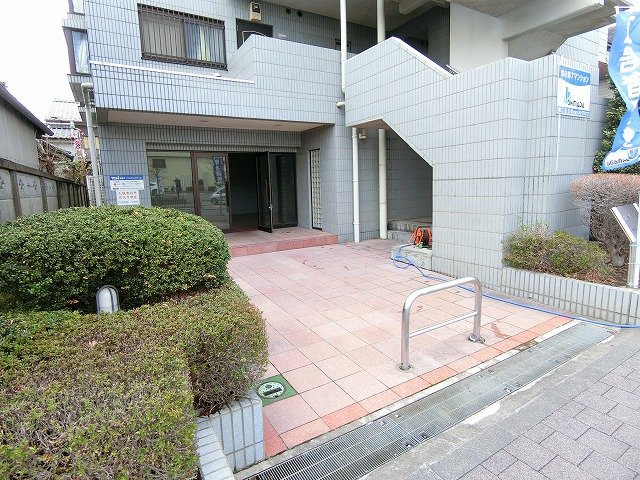 島田第7マンションのエントランス