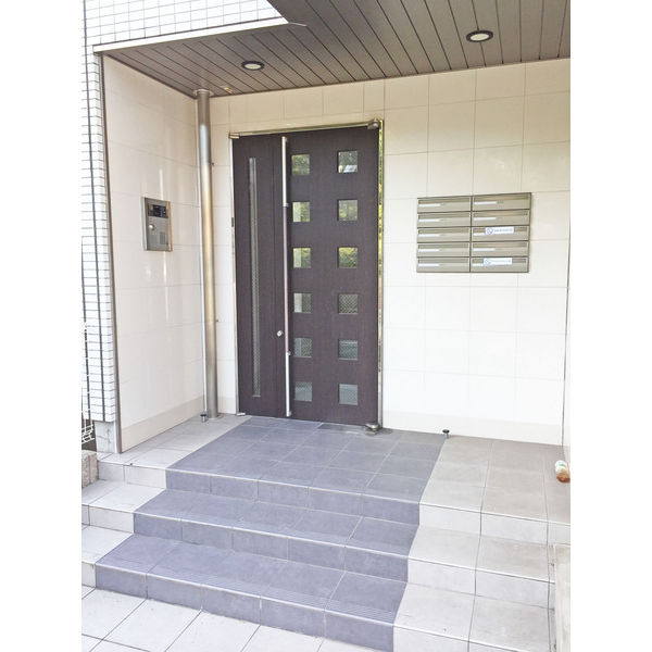 excel　　刈谷市近郊の賃貸はクラスホームのエントランス