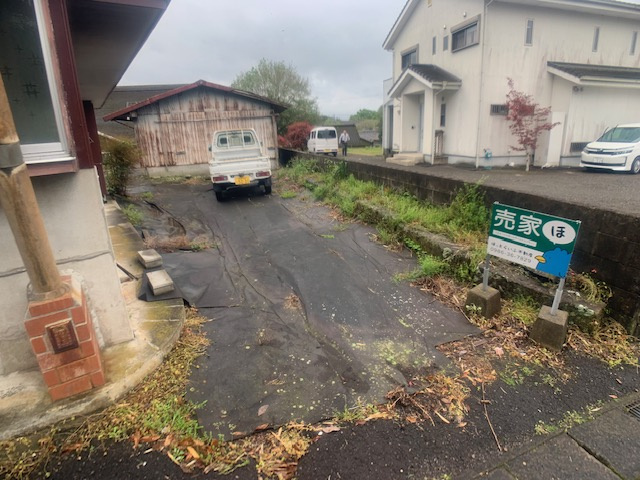 都城市高城町有水の中古一戸建の駐車場