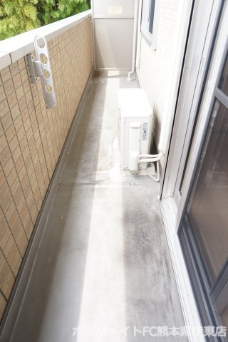 熊本市東区保田窪３丁目のアパートのバルコニー