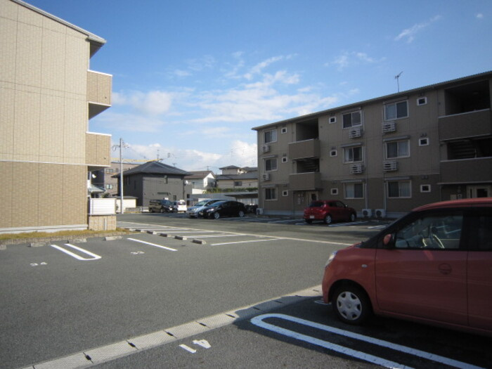 熊本市東区保田窪３丁目のアパートの駐車場