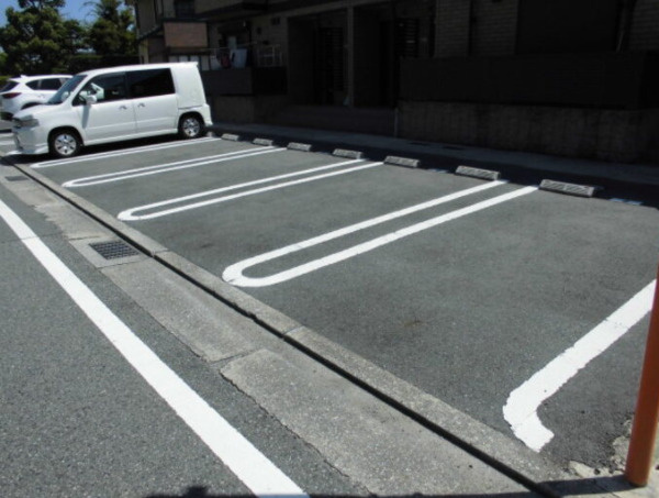 ルースコンフォールの駐車場
