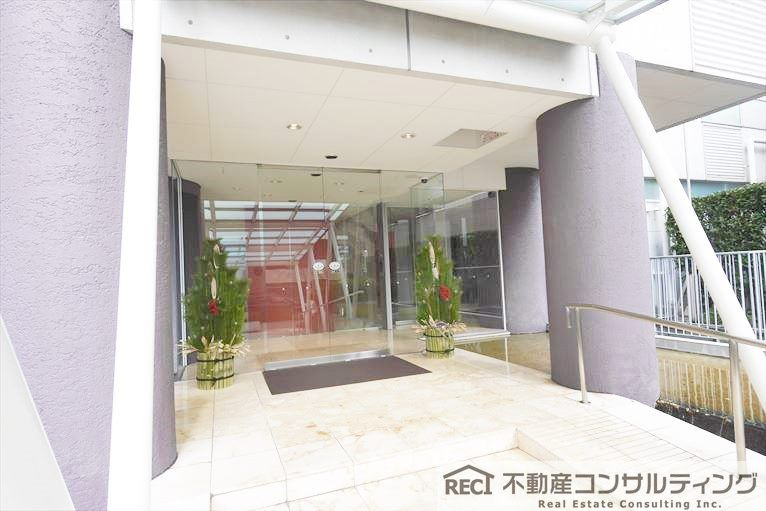 新神戸アパートメントの駐車場