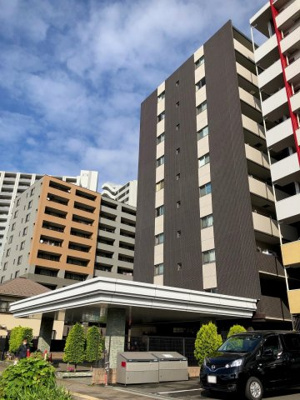 【外観】 | プレシス横濱新子安 | 総戸数１４６戸、２０１３年６月築、管理人は日勤勤務につき管理体制良好です♪