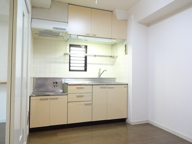 もとまる１号館のキッチン