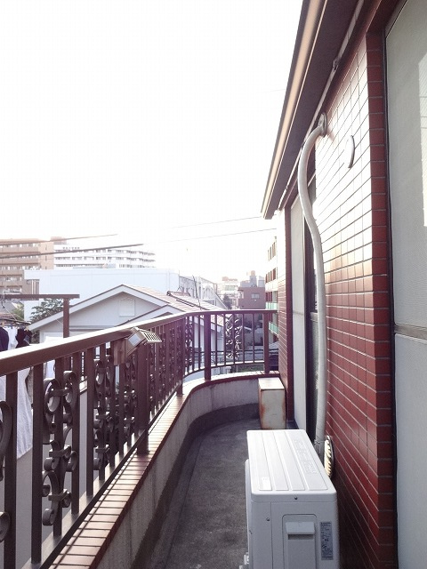 もとまる１号館のバルコニー