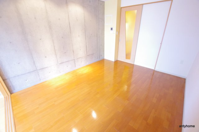URBAN FLATS江坂　仲介手数料無料の洋室