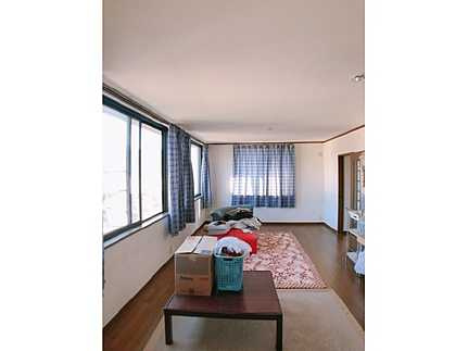 東広島市西条町田口　中古一戸建ての洋室