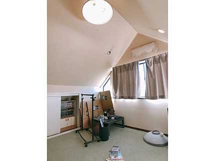 東広島市西条町田口　中古一戸建ての洋室