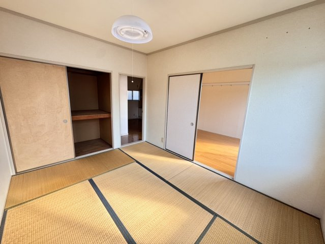 エステ東田の和室