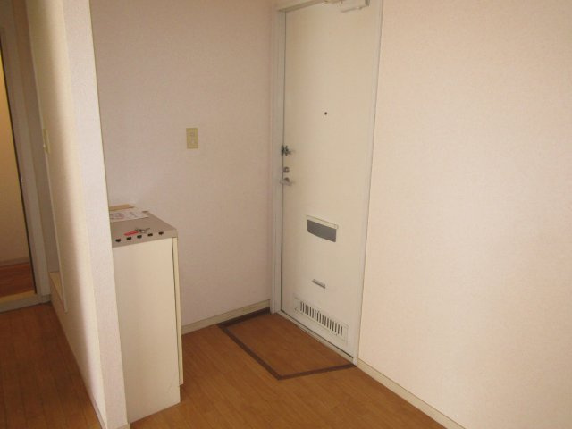 エステ東田の玄関