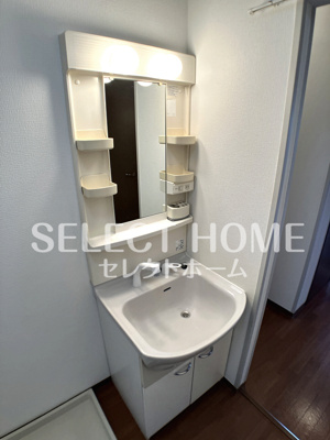 【独立洗面台】 | プルート | 独立洗面台、小物を置くことができて便利です