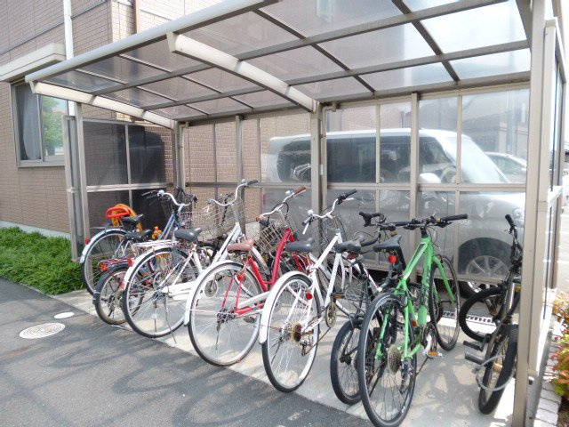 倉敷市白楽町のアパートのその他共用部分|駐輪場