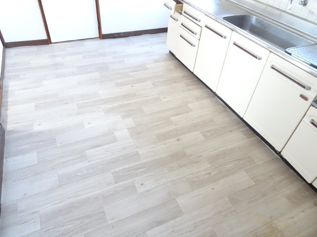 草道島戸建貸家の居間・リビング