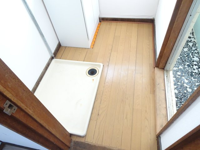 草道島戸建貸家の洗面所