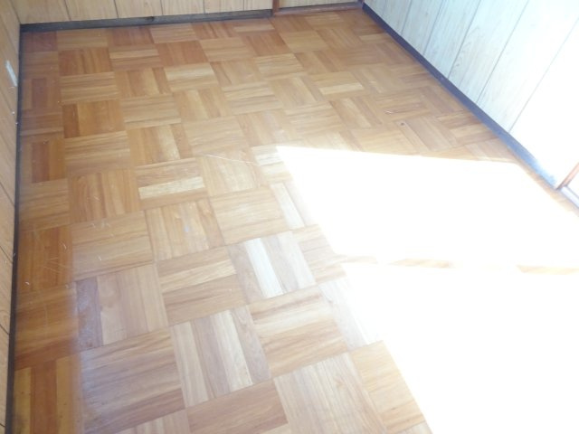 草道島戸建貸家の洋室