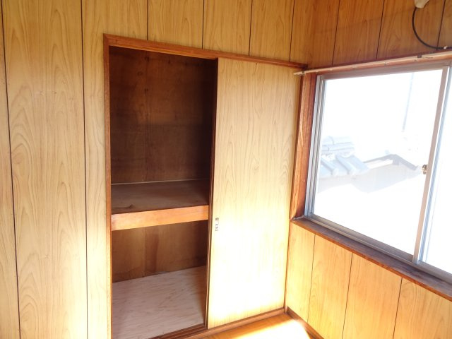 草道島戸建貸家の収納