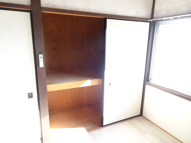 草道島戸建貸家の収納