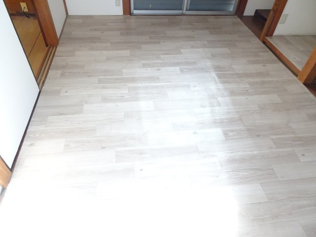 草道島戸建貸家の洋室