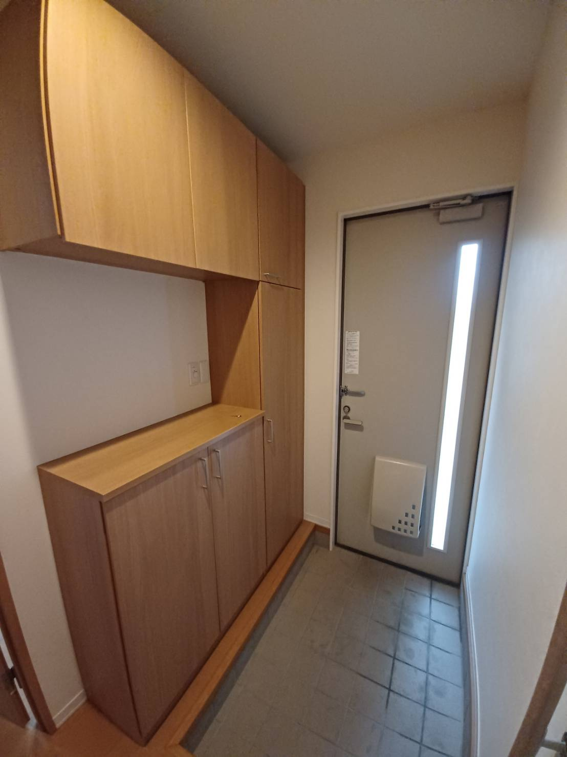 シャーメゾン西殿Aの玄関