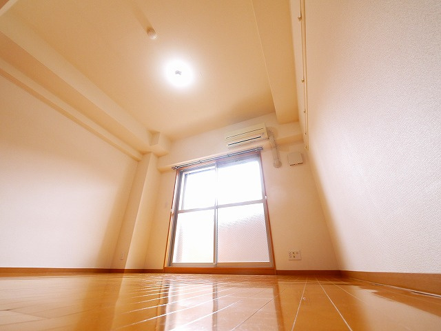 ベルドミール（南半田西町）の洋室