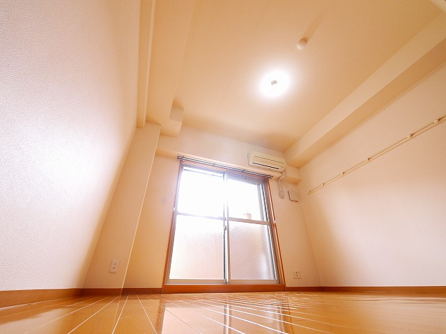 ベルドミール（南半田西町）の洋室