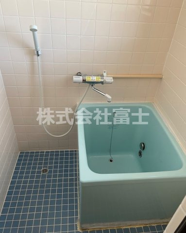 山本アパートの浴室
