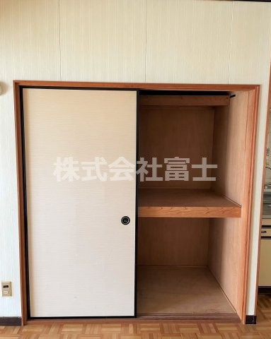 山本アパートの収納