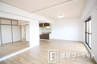 【居間・リビング】 | 平山グランドマンション | 同型タイプ