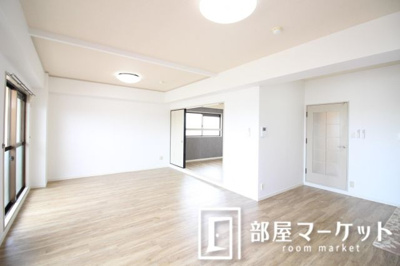 【居間・リビング】 | 平山グランドマンション | 同型タイプ