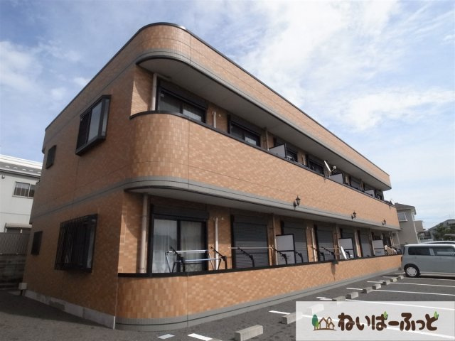 【外観】 | ドルチェスカイⅡ | 広い駐車場のタイル張りマンションです！