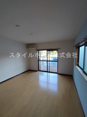 【居間・リビング】 | グリシーヌ | 別部屋写真です。