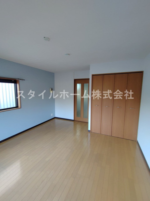 【居間・リビング】 | グリシーヌ | 別部屋写真です。