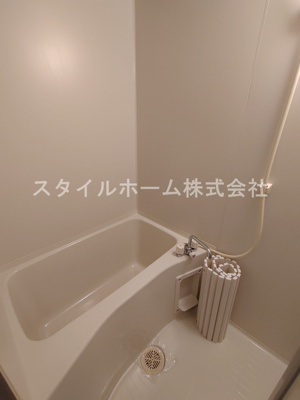 【浴室】 | グリシーヌ | 別部屋写真です。