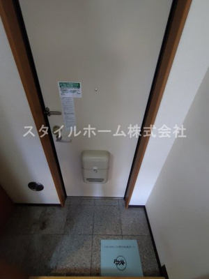 【玄関】 | グリシーヌ | 別部屋写真です。