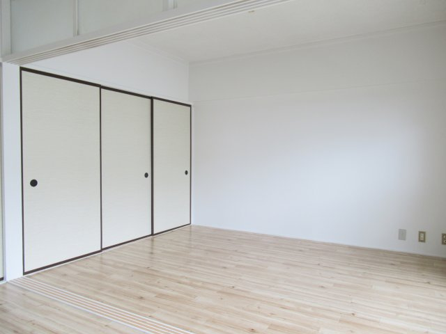 ビレッジハウス南陽2号棟の居間・リビング