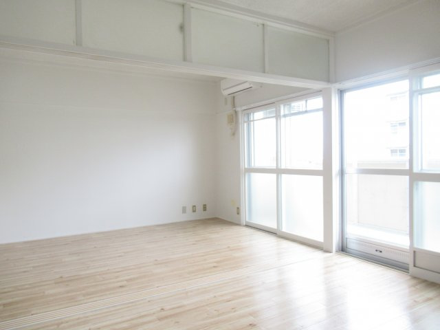 ビレッジハウス南陽2号棟の洋室