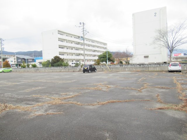 ビレッジハウス南陽2号棟の駐車場