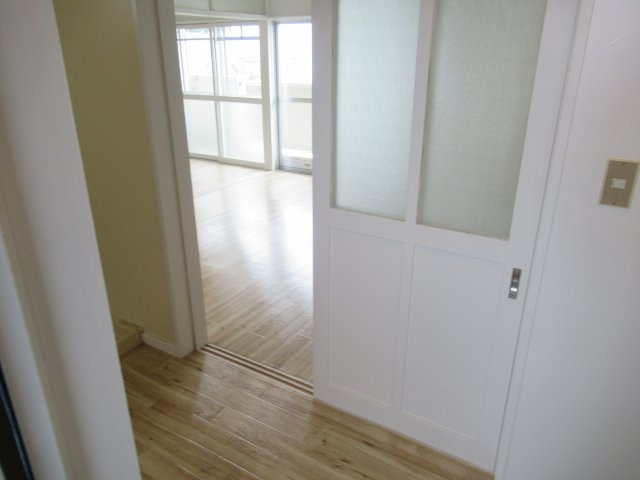 ビレッジハウス南陽2号棟の玄関