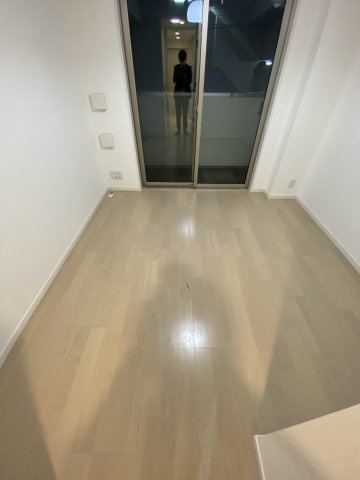 【居間・リビング】 | DUELO HIKARIGAOKA | ★お部屋は南向きで日当たり良好！★