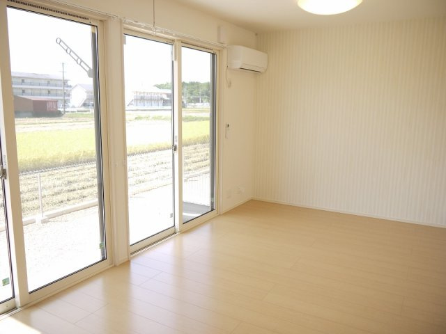 フレンズ半田の洋室
