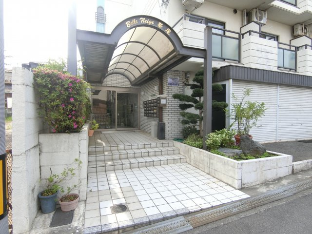 ベルネージュ峯尾のエントランス