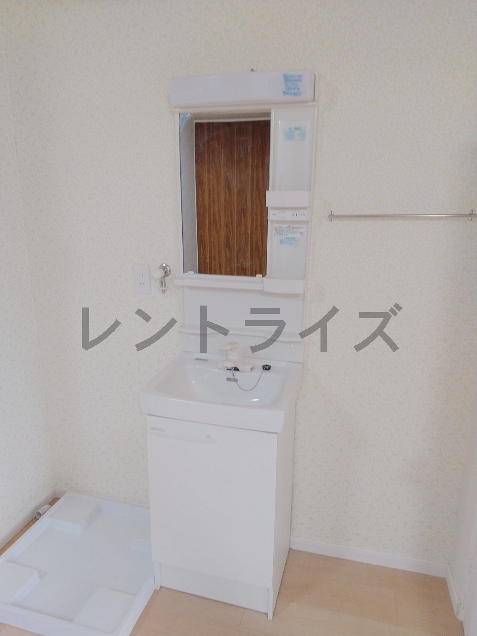 一宮市今伊勢町馬寄字桃木原のアパートの洗面所