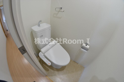 【トイレ】 | BROU上町台 | 落ち着いた色調のトイレです