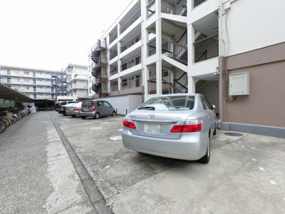 【駐車場】 | 大倉山コーポラスＢ棟 | 平置き駐車場です。