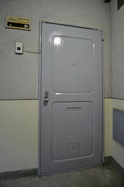 江波鋳機ビルの玄関