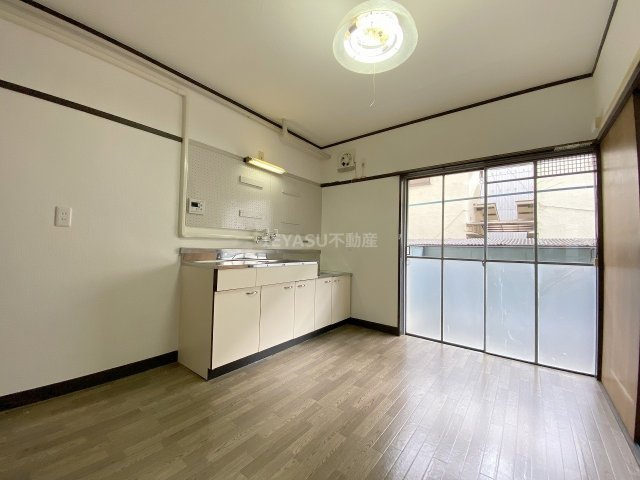 江波鋳機ビルのキッチン