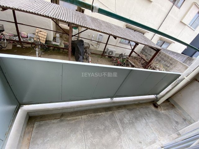 江波鋳機ビルのバルコニー