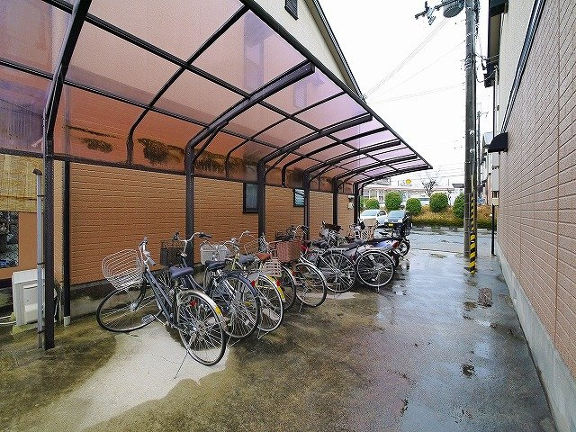 アゼリオ学園前B棟のその他共用部分|駐輪場です